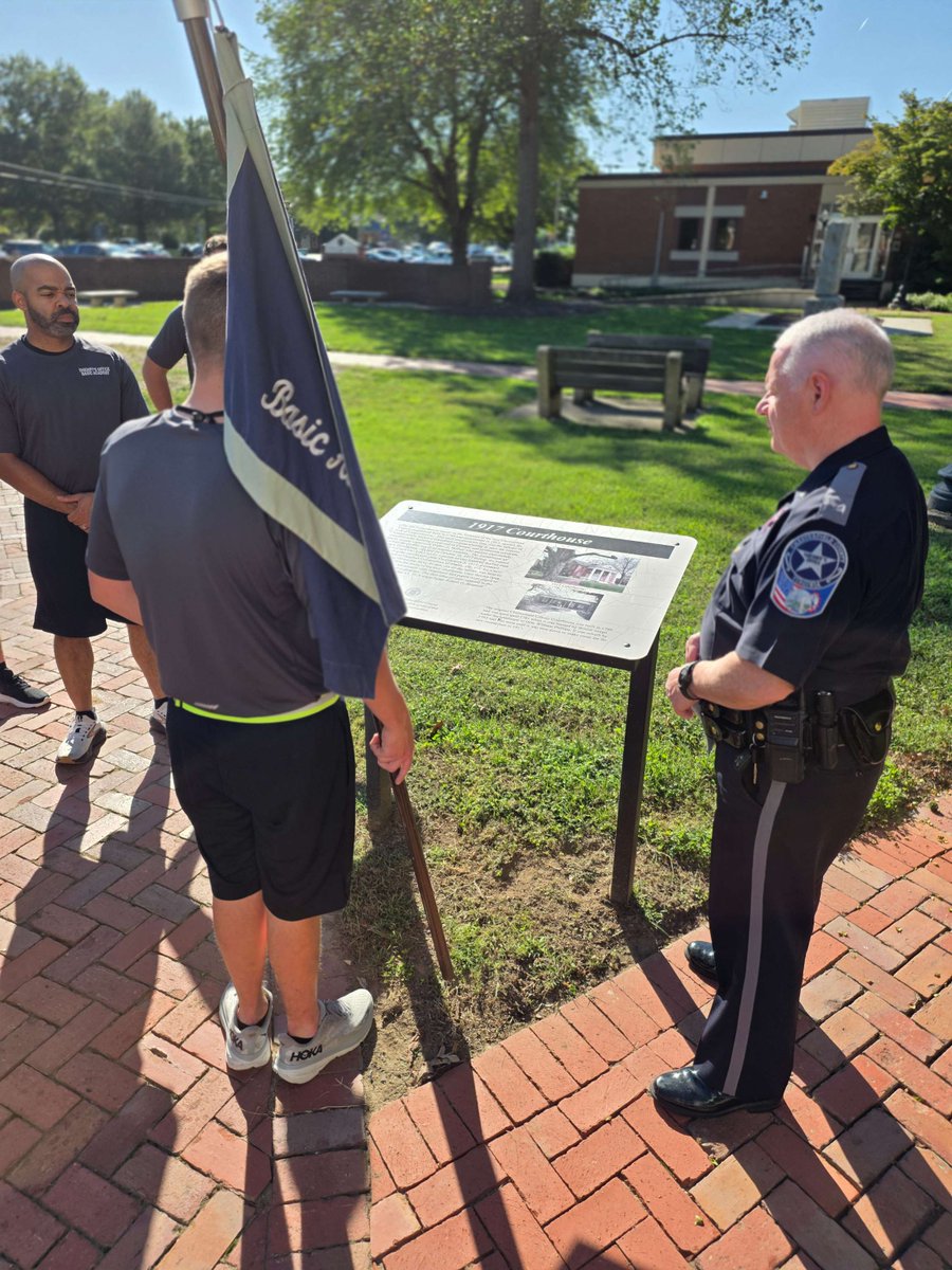 CCSOVA's tweet image. Last Friday, the 41st Basic Academy completed its 5th history run with Lt. Colonel Wilkerson, learning about the 1917 Courthouse and the proud history of our community. #BasicAcademy #Training #History #Run