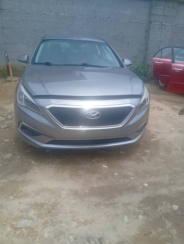 AutofairLimited's tweet photo. 🚗 FOR SALE ‼️
Clean & Sharp Hyundai Sedan 💨
📌 Smooth engine & transmission
📌 Neat interior & exterior
📌 Buy & drive — nothing to fix
📍Location: Port Harcourt
💰 Affordable price — DM for details
#CarForSale #Hyundai #CleanRide #NaijaCars #Tokunbo #AffordableCars #BandD https://t.co/qmrRhi6K52