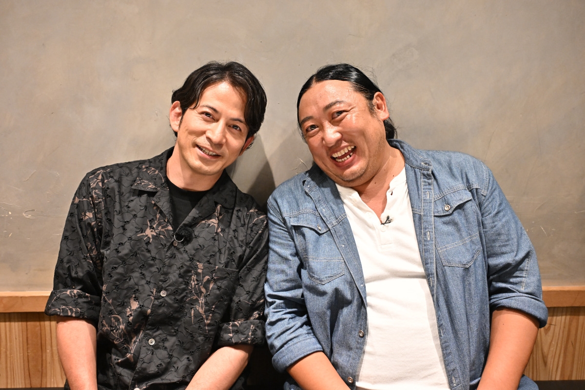 tv_life's tweet image. 岡田准一×ロバート秋山竜次『今さらシロー！』レギュラー化
初回は“百貨店の生き残り術”を学ぶ

🔻記事＆写真はこちら
tvlife.jp/variety/771148 

#岡田准一 #ロバート #秋山竜次 #令和ロマン #松井ケムリ #今さらシロー