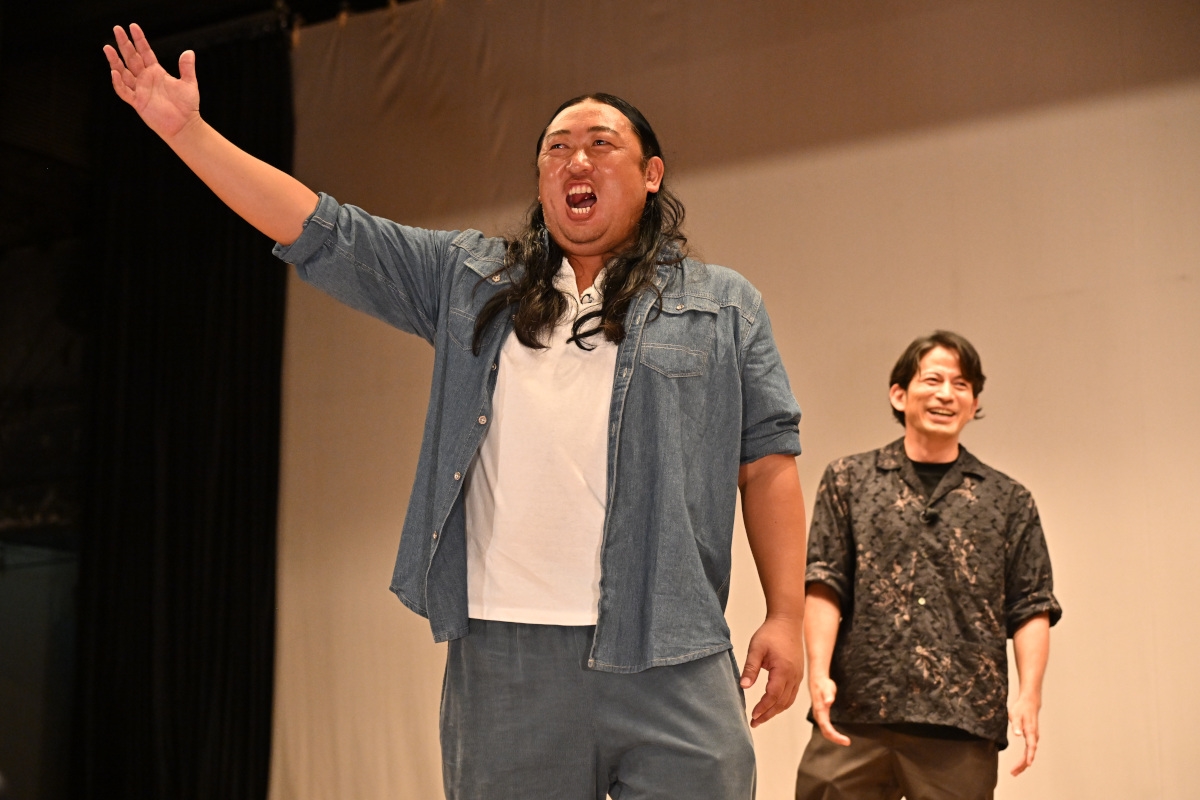 tv_life's tweet image. 岡田准一×ロバート秋山竜次『今さらシロー！』レギュラー化
初回は“百貨店の生き残り術”を学ぶ

🔻記事＆写真はこちら
tvlife.jp/variety/771148 

#岡田准一 #ロバート #秋山竜次 #令和ロマン #松井ケムリ #今さらシロー