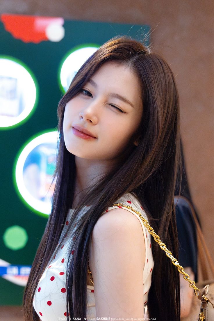 Hemlooo-!!!

Ketemu lagi sama akuuuuu yeeyy-!!!

Anw toko kita sudah buka yaaa, buat yang mau kirim sesuatu sila kirimkan pesanan nya ke dm kitaa-!

Untuk syarat dan ketentuan, bisa di lihat pada tweet tersemat kita yaa :>
Aku tunggu untuk pesanan kaliaann 💞💞

-✨