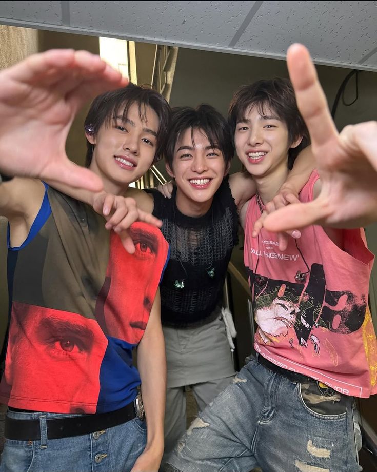 <a href="/kenzioci/">kenzio.</a> <a href="/wilmusi/">ʷⁱˡˡʸ</a>