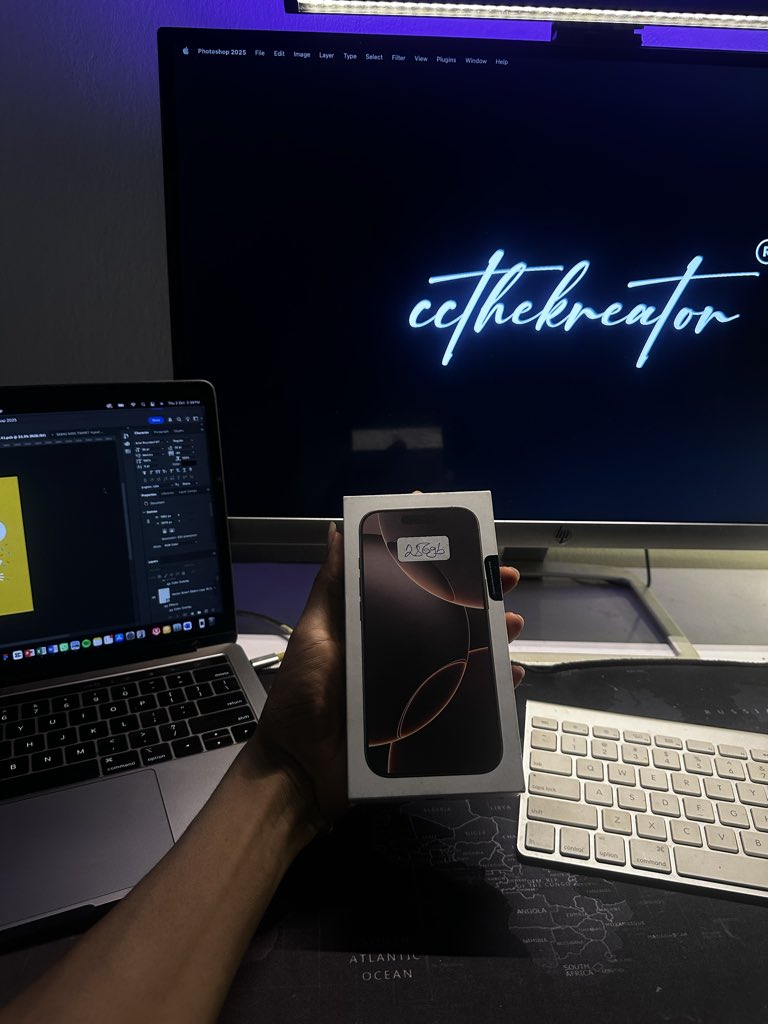 ccthekreator's tweet image. Got myself a little sign out gift 😌

Thank you photoshop😎