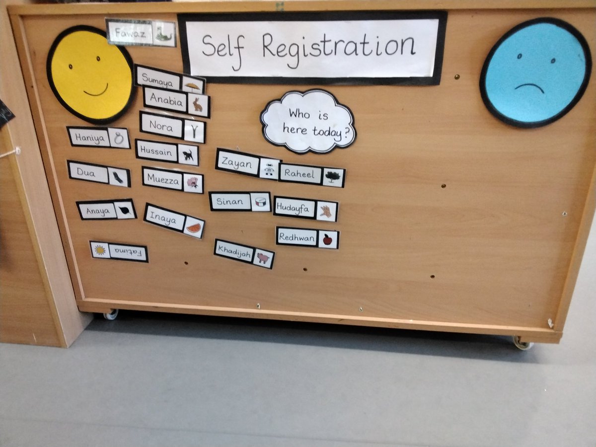 MarlboroughPrim's tweet image. Nursery are trying to learn how their name looks like. Well Done Nursery! #namerecognition #nursery #eyfs #literacy #leightrust