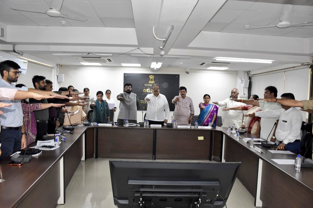 Collector & District Magistrate, Gandhinagar tweet media