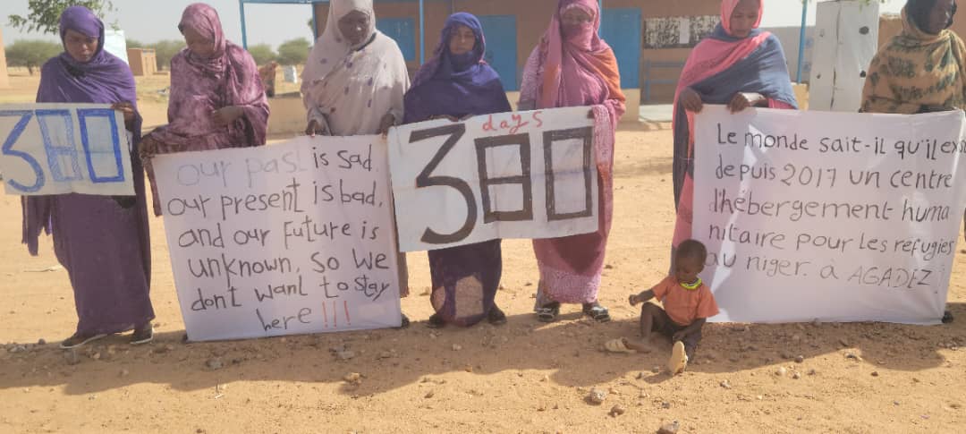 Mayor_refugees's tweet photo. The forgotten @Refugees in the #Agadez Humanitarian Center 15 km from the city of Agadez in the middle of the desert, where their rights are violated and they are deprived of the most basic necessities of life.
@CoEHumanRights @UNHumanRights @LSEHumanRights https://t.co/8WLwYU7ucG