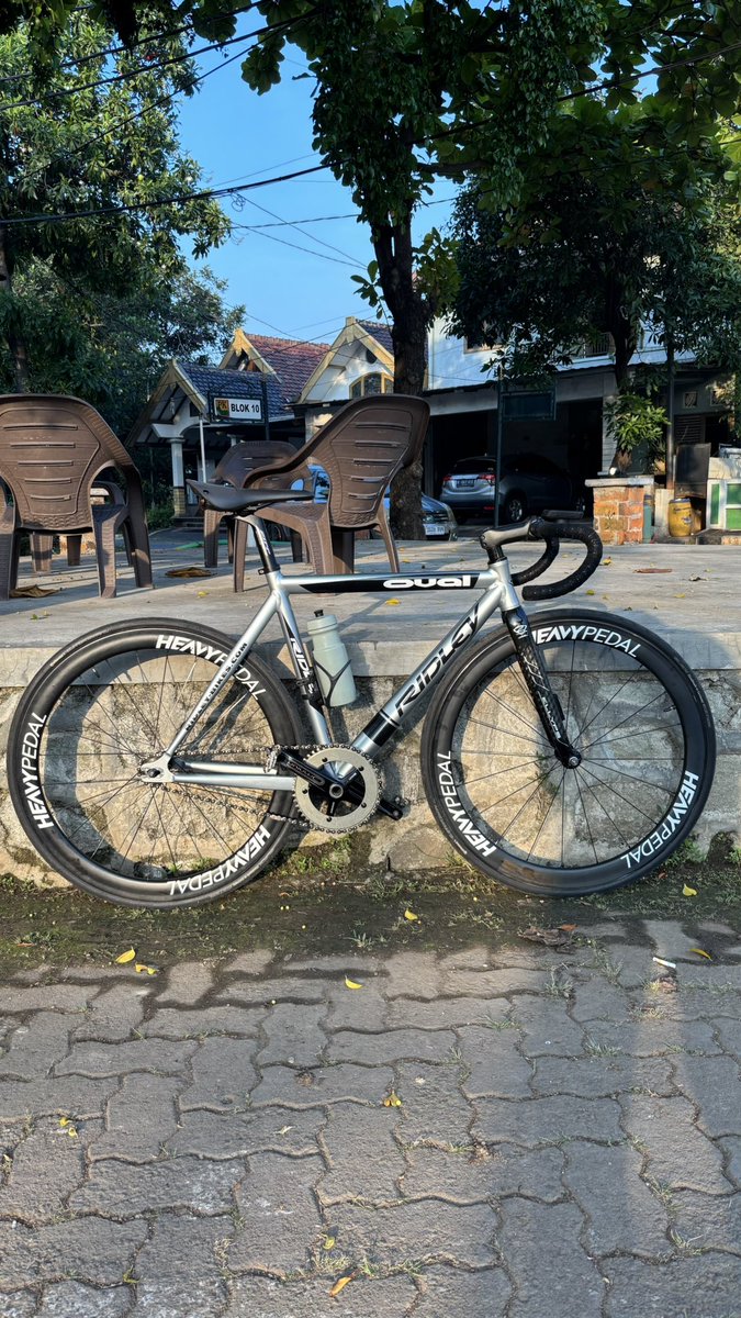 call me M. tweet media