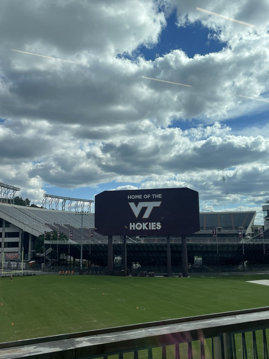 lucy_fleisher's tweet image. Had such a blast on Sunday at the VT camp! Gonna work hard this week and next to prepare for our next tourney at Ironbridge on 10/18-10/19. Thank you so much @HokiesSoftball @StarzGold @StarzGold_16u @CoachBrandon24 @CoachFleish