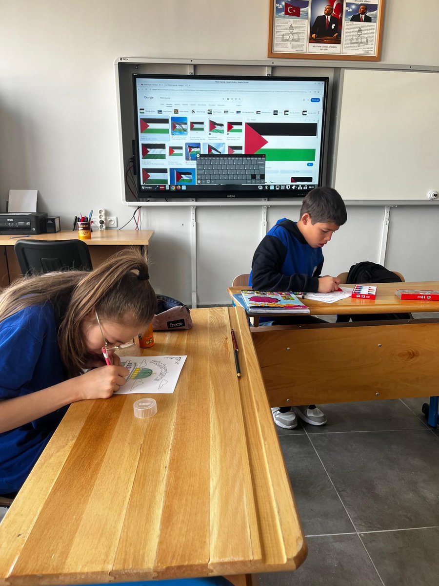 kayiszade's tweet photo. Özgür Filistin farkındalık etkinlikleri kapsamında okulumuz öğrencileri ile çeşitli etkinliklere imza attık... https://t.co/DChEBea7a7