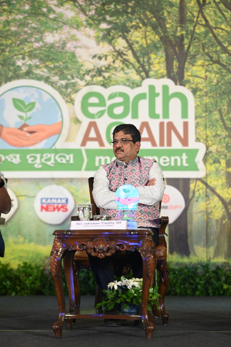 Seasonal migration impacts communities, but with tech, policies &amp; collaboration, it can be positive &amp; aspirational, supporting livelihoods and sustainable agriculture. – Shri Umi Daniel, Shri Indramani Tripathy, Ms Sheetal Patil &amp; Shri Liby Johnson #EarthAgain2025 #ClimateAction