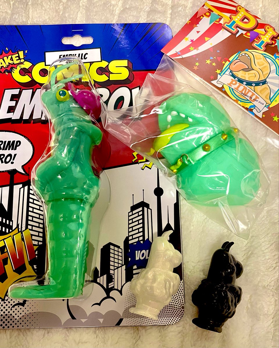 rayflo_pop's tweet photo. 憧れのエンビーくんも無事ゲット出来ました！ブリスターで飾ろうと思うけど、どうしてもおヒゲ（？）をﾂﾝﾂﾝしてみたくて1回そっと出してみました☺
ピヌもずんだカラーあまりにも可愛い💕ガブラと並べたら最強にｶﾜｲｲが大渋滞🥳
くじはシックな白黒が揃いました✨
#エンビー #PINU
#みちソフ https://t.co/C9bbBgV2wZ