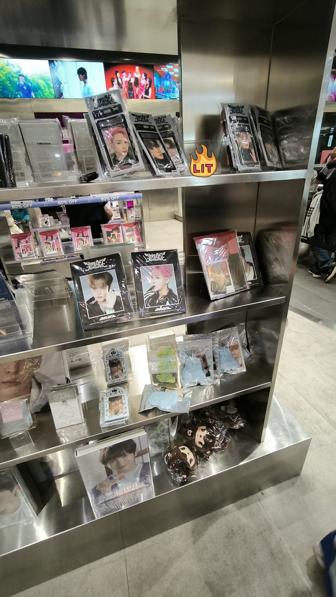 sya | sg26 nct tweet media