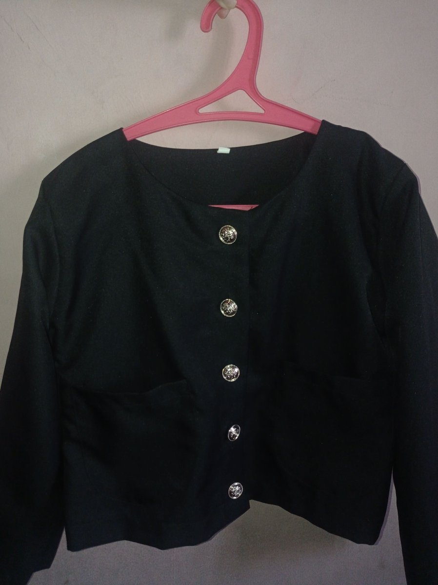 mitpm_'s tweet photo. WTS WANT TO SELL 

(PRELOVED) Gemma Blazer Wanita | Outer Wanita

Warna: Hitam 
Ada kantong dan kancing hidup

Detail Size: 
Lingkar dada 100cm
Panjang baju 50cm

💰 45k 
Good condition, no minus, jarang dipake
Bisa lewat 🍊 https://t.co/ybqOFme3Ug