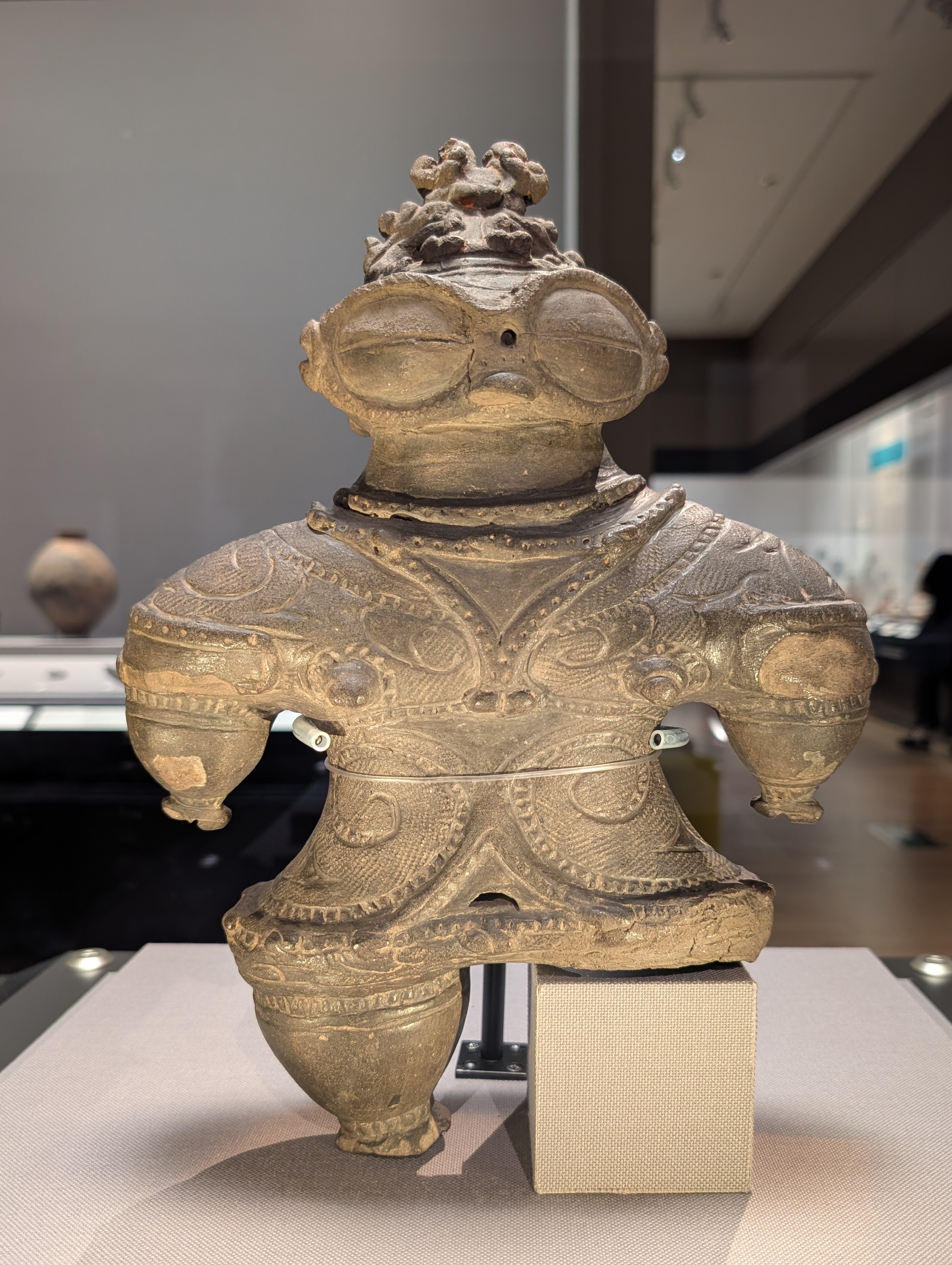 虹彩鶴頭、筒状変形鶴頭、超貴重品、市場には、先ず 出ないお品物です。コレクター様 怀玉斋正次根付黄杨木雕松鹤印笼Antique Japanese Kaigyokusai