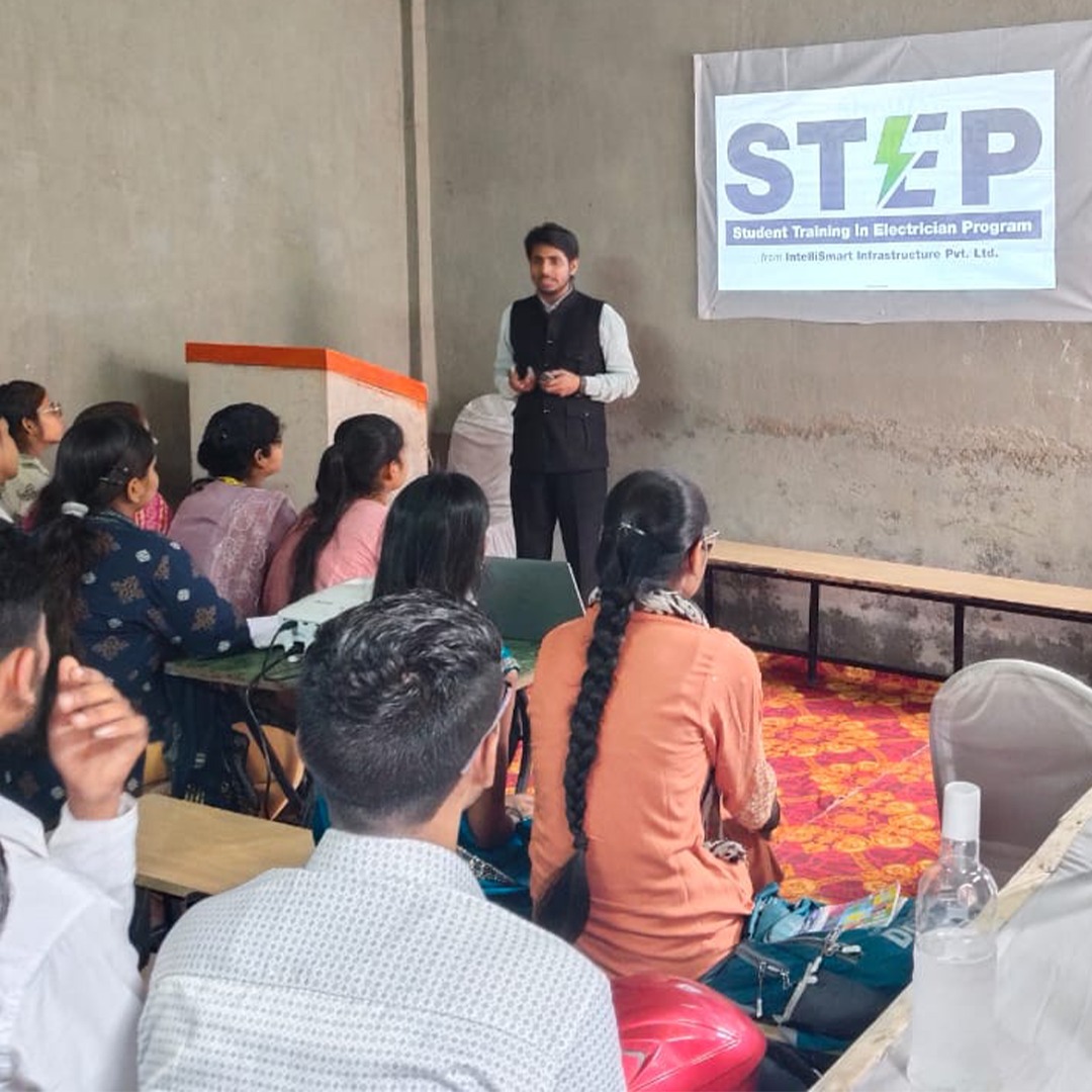 Intelli_Smart's tweet image. Student Training in Electrician Program conducted at Digha, Patna!
@Intelli_Smart conducted its job-ready and free-of-cost ‘Student Training in Electrician Program (STEP)’ in association with Digha Private ITI. The training aims to equip ITI students with practical, hands-on…