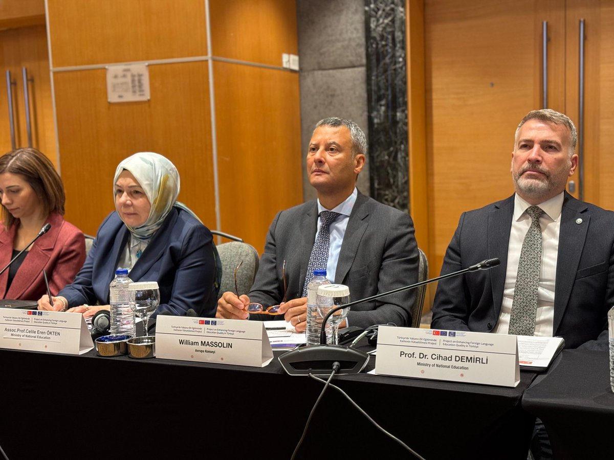 meb_ttkb's tweet photo. Bakanlığımız iş birliğiyle yürütülen AB–Avrupa Konseyi Ortak Projesi “Türkiye’de Yabancı Dil Eğitiminde Kalitenin Yükseltilmesi” kapsamında,politika yapıcılara yönelik “Dil Eğitiminde CEFR Üzerine Farkındalık Artırma Eğitimi” düzenlendi.@tcmeb #YabancıDilEğitimi #CEFR #ABProjesi https://t.co/xFGMKONEeD