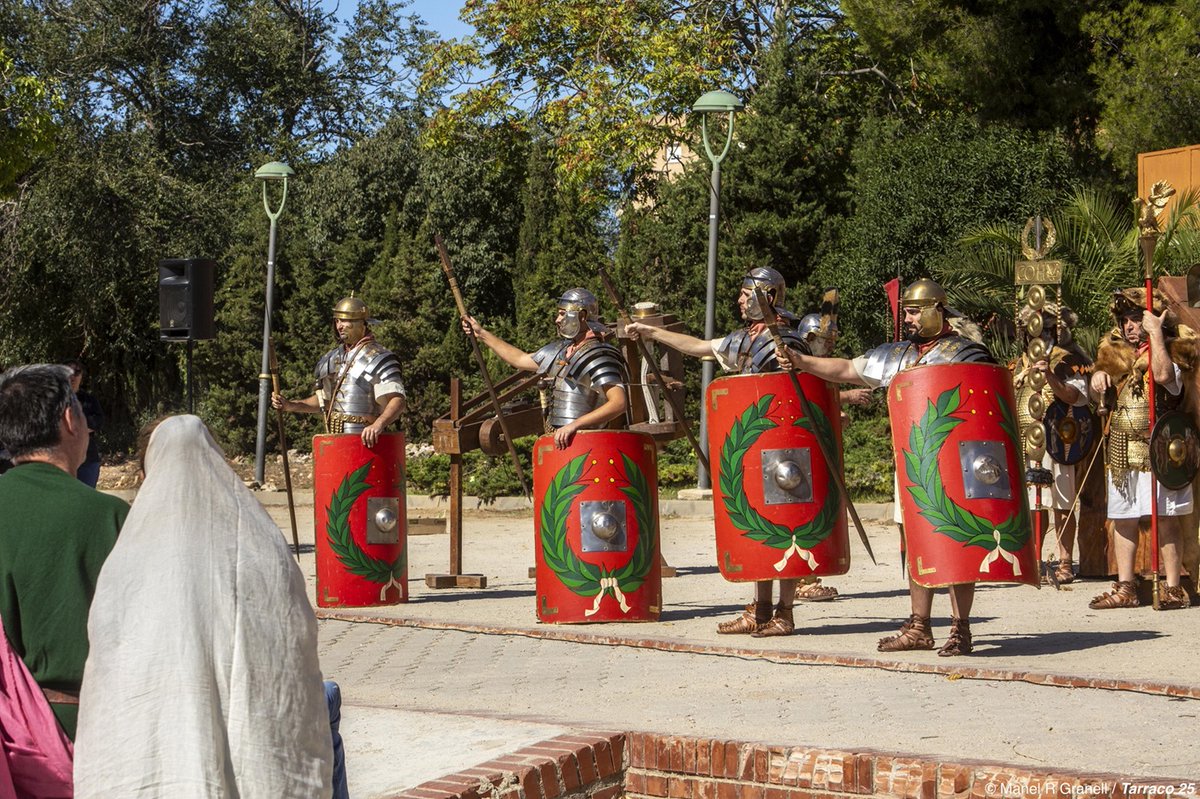 TGNAjuntament's tweet photo. #TGNBLOG | ℹ️ “Romans al teu barri”: la història de Tàrraco pren vida a tota la ciutat.
👉 La iniciativa porta la cultura romana als veïns dels barris de Tarragona amb el suport dels grups de recreació històrica de la ciutat.
ℹ️ https://t.co/99ReiBNk4w
#Tarraco25 https://t.co/dXSlBxv35D