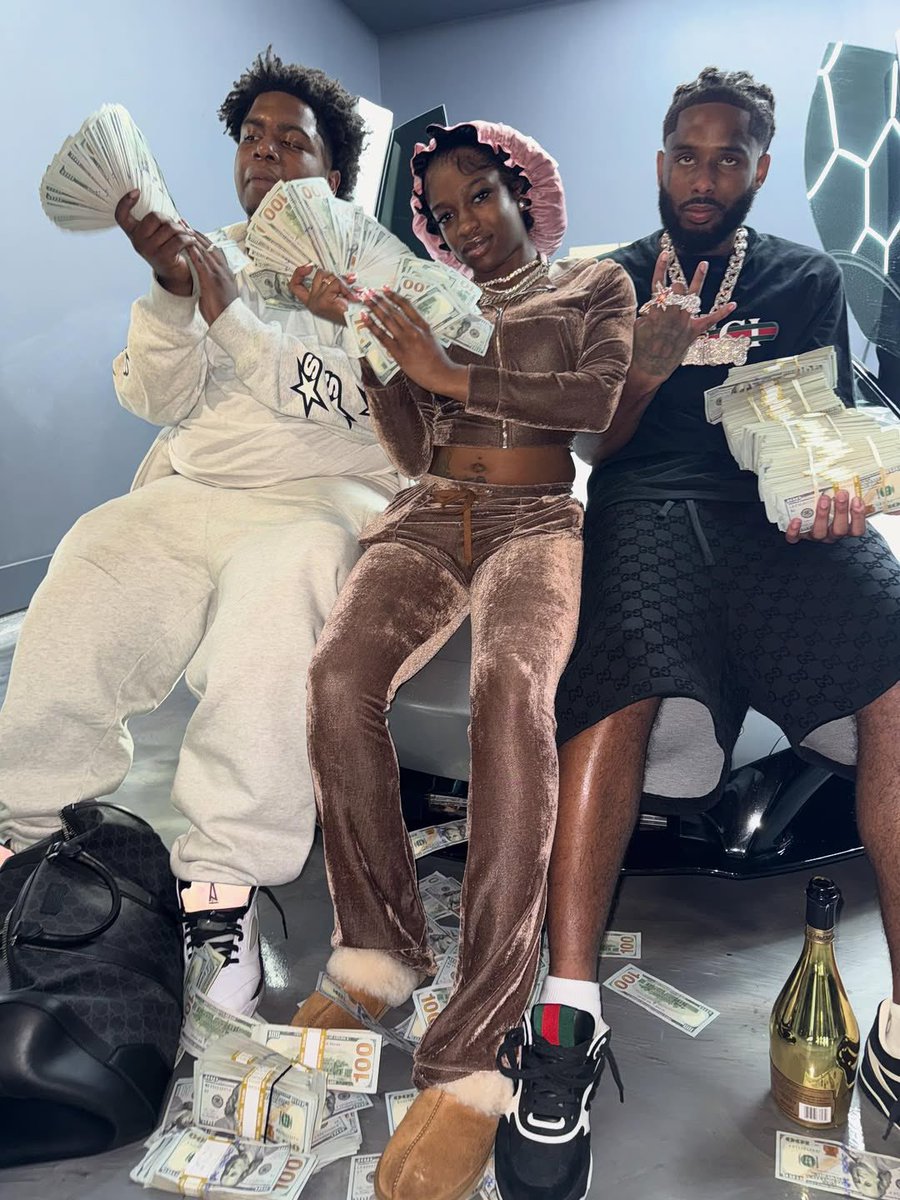 Firsty4HipHop's tweet photo. Pooh Shiesty was released from prison yesterday 🔓 — Welcome home Pooh Shiesty 🏆 #Blrrrd — FIRSTY4HipHop 🥤 https://t.co/ArNFIsAz65