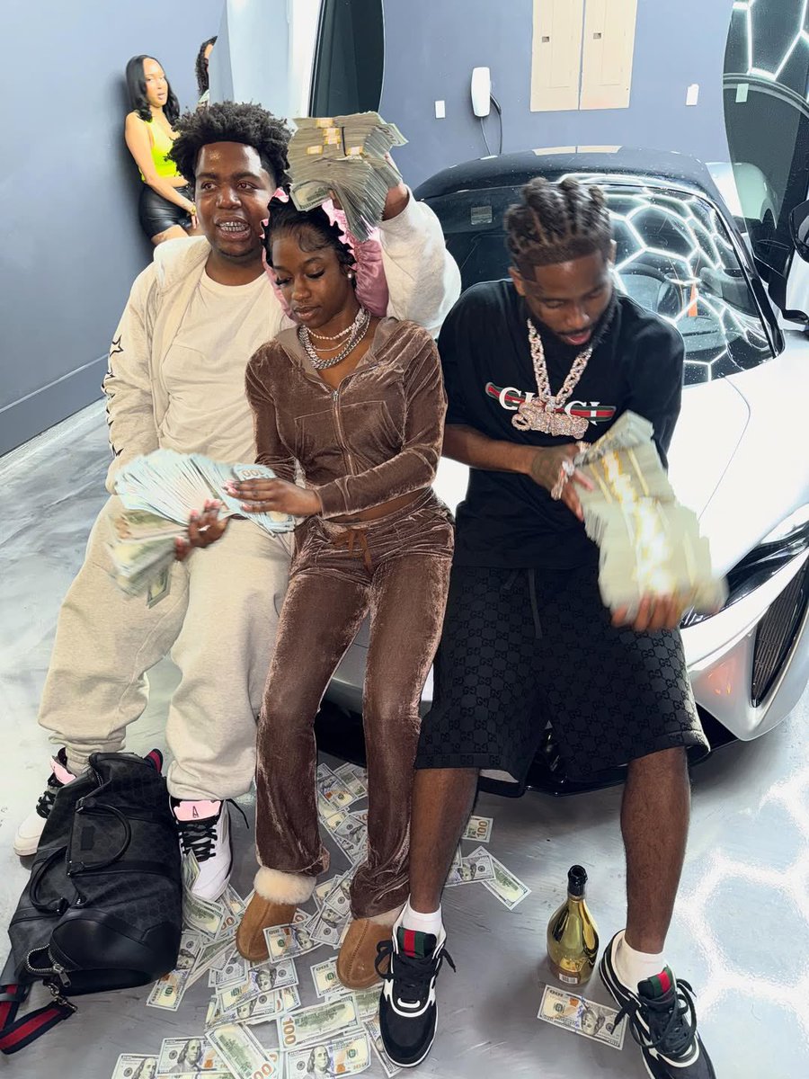 Firsty4HipHop's tweet photo. Pooh Shiesty was released from prison yesterday 🔓 — Welcome home Pooh Shiesty 🏆 #Blrrrd — FIRSTY4HipHop 🥤 https://t.co/ArNFIsAz65