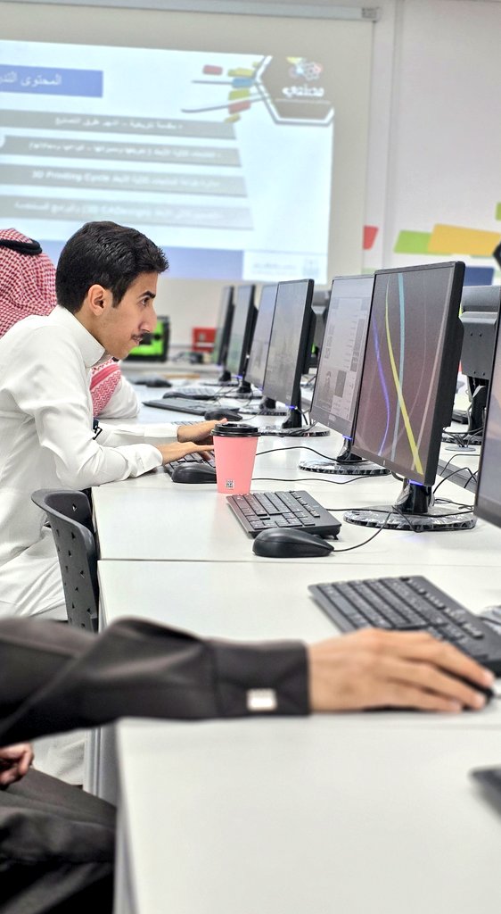 IEI_UQU's tweet photo. #يحدث_الآن في #معمل_النمذجة_والتصنيع 
بـ #معهد_الإبتكار_وريادة_الأعمال في #جامعة_أم_القرى دورة تدريبية بعنوان مقدمة في #الطباعة_ثلاثية_الأبعاد والتي تهدف الى تمكين المتدربين على مهارة تصميم نماذج ثلاثية الأبعاد وكيفية التعامل مع الطابعات ثلاثية الأبعاد https://t.co/UtNGWmF44X