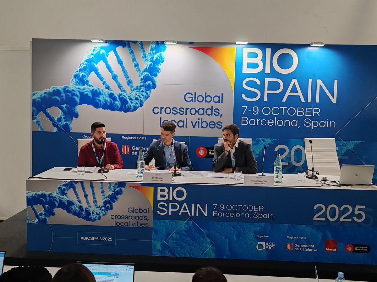Msanmartingc's tweet photo. El director gral. de @BIOSPAIN_AseBio @ionaro destaca el potencial de #BioSpain 2025 cómo motor de innovación
El director gral de @biocat_es Robert Fabegrat señala en potencial de Catalunya en el sector. https://t.co/toSnz0GhuB