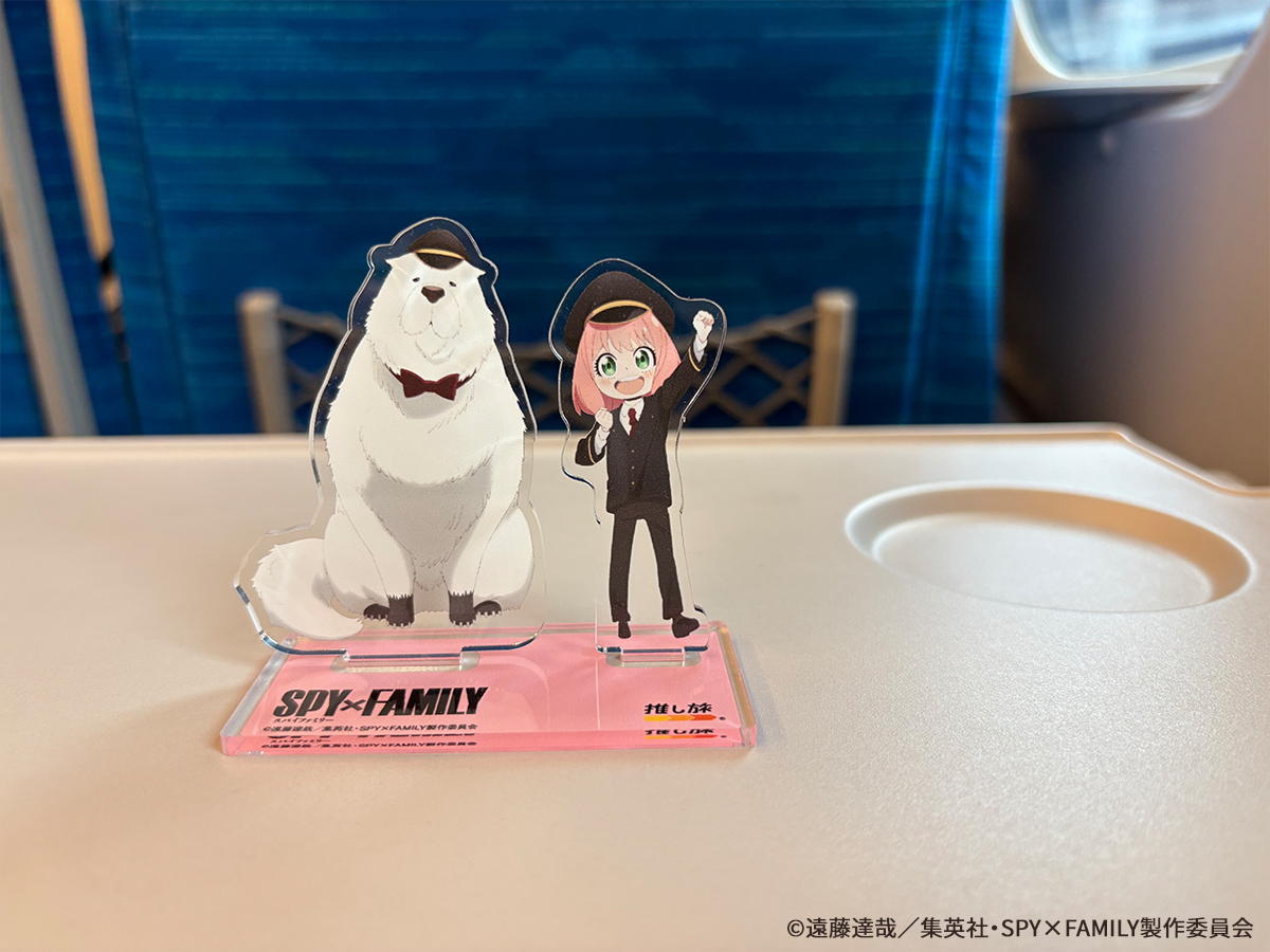 ˏˋ 🌟 アクスタご紹介 🌟 ˊˎ˗ アーニャ・ボンドが車掌さんに