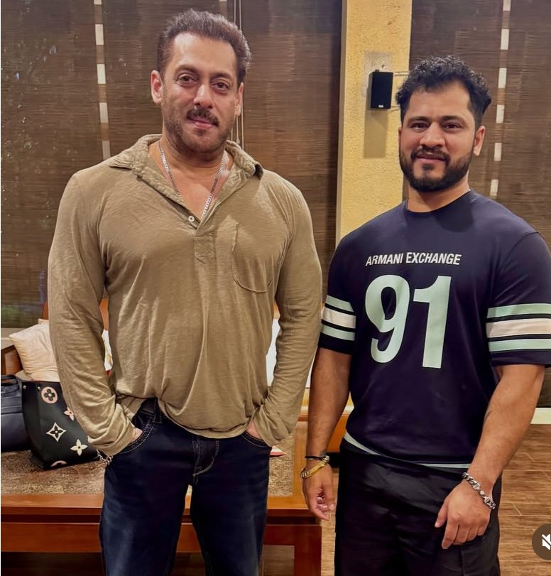 Latest !

Body Fat Gone &amp; Face Fat Gone 🔥 

Finally Our Megastar #SalmanKhan Back in Shape , Warra Look Bhaijaan 😭 

#SalmanKhan #BattleOfGalwan