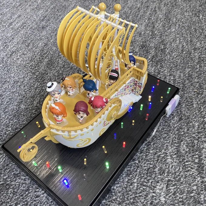 (仮)Aqours10周年応援企画としまして 11月1日~3日の地元愛期間中 新仲見世商店街の井草呉服店さんの 一角(営業時間内)をおかりしまして ミニチュアAqours Shipと絵師さん数名のかたのイラストを 展示させていただけるように調整しています 井草さんいつもありがとうございます