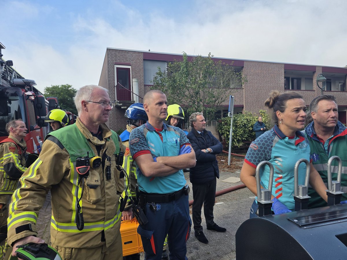 RFGFotografie's tweet photo. Rode kruis en burgemeester zijn er nu ook bij #gouda https://t.co/mBq4lqS50n