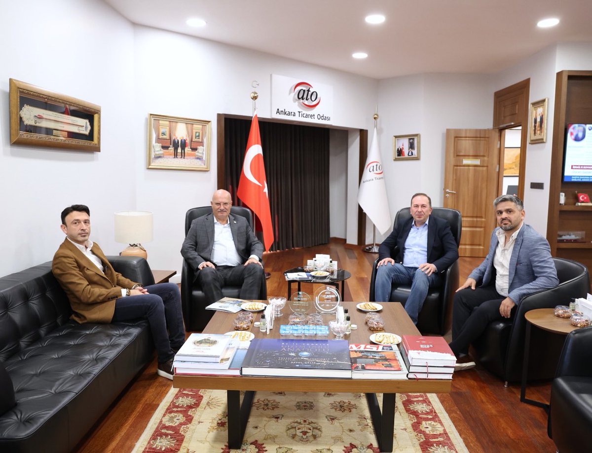 Ankara Ticaret Odamızın önceki dönem Genel Sekreteri Sayın Gökhan Özdemir ile iş insanları Sayın Mesut Sami Bıyık ve Sayın Ahmet Turan Yılmaz’ı Odamızda konuk ettik.

Nazik ziyaretleri için teşekkür ederiz.