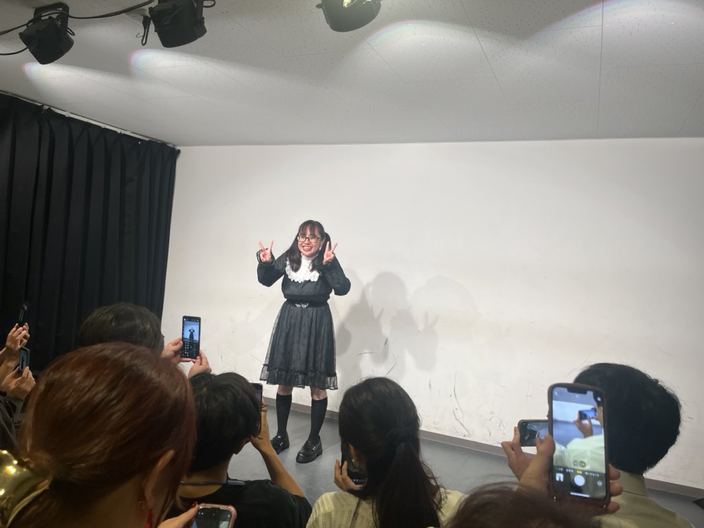 yuki_radio's tweet image. バーバラ鬼頭さん単独ライブ「何か足りない」観に行きました!初めて音響照明では無くお客さんとして観れました!!
くみねぇさんがなんか大変そうでしたが天才でした!!
また振り返りもやるみたいなので観に行った人ももう一回楽しめるみたいです!!
