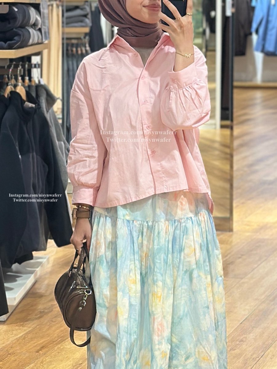 Cutest skirt &amp; blouse on petite girl🧸💓