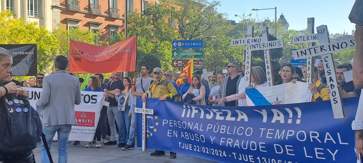 ceppt2021's tweet image. Aquí estamos nuevamente reclamando nuestro derechos laborales de acuerdo con la UE ‼️ Basta ya de precariedad ‼️ Cumplan con Europa #FijezaYa