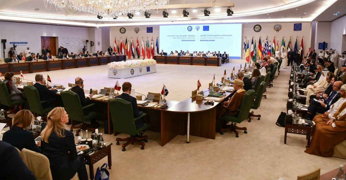 خلال الاجتماع الوزاري الخليجي الأوروبي الـ29 بالكويت، شدد سعادة سلطان بن سعد المريخي على التزام #قطر بتعزيز الحوار والتعاون السياسي والاقتصادي مع الاتحاد الأوروبي، ودعم الجهود الدولية لتحقيق السلام والاستقرار والتنمية المشتركة 🤝✨
#Qatar #GCC_EU #التعاون_الخليجي