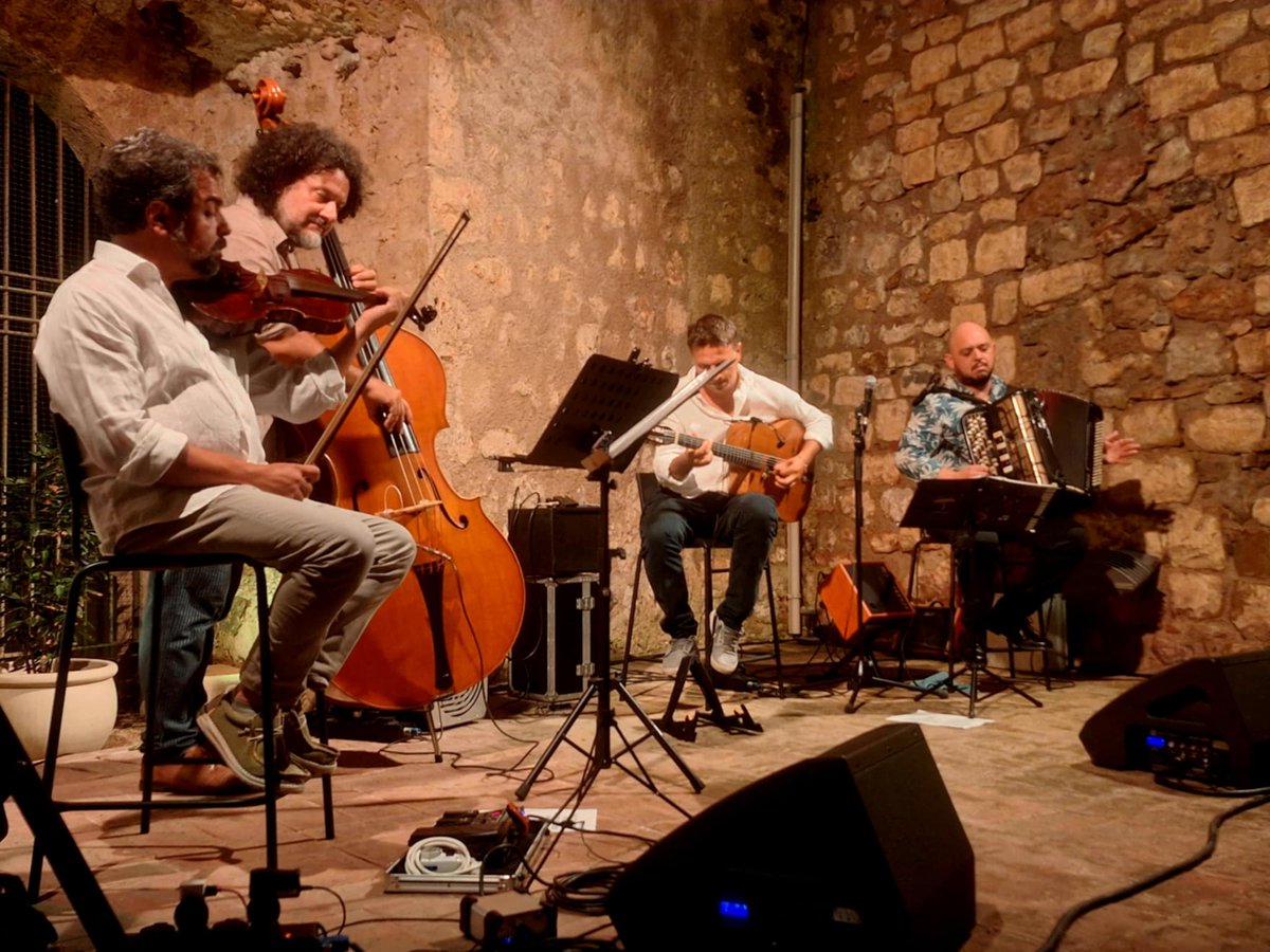 Note_Noire's tweet photo. #VisioniJazz #Capalbio #NoteNoire https://t.co/0eDwDUKs55