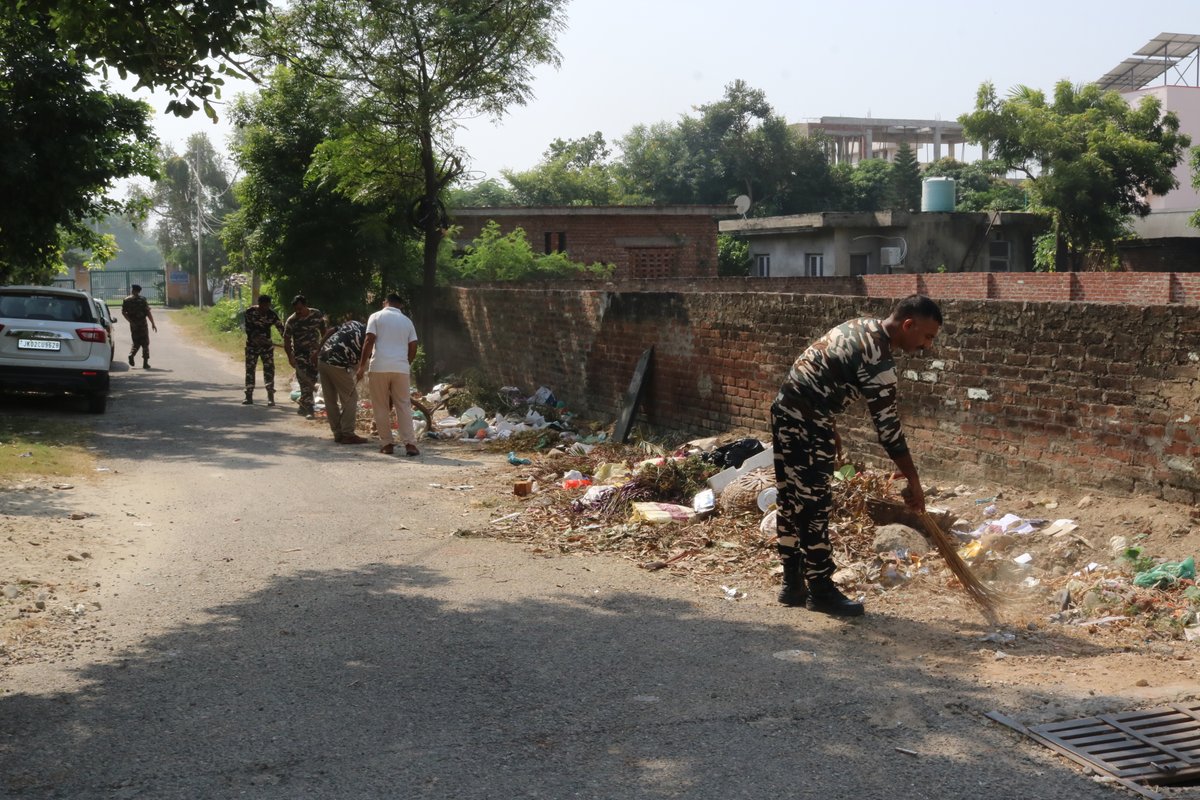 दिनांक 06.10.2025 को क्षेत्रीय मुख्यालय (वि. प्र.) स. सी.बल जम्मू में “Special Campaign 5.0” के अंतर्गत छन्नी हिम्मत सेक्टर -06 में सफाई की गई | #SpecialCampaign5.0