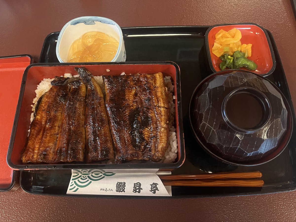 ryuupyon's tweet photo. 浜松、Glanz工房にお邪魔いたしまして、わがままをたくさん聞いていただいてきました🤤止まらぬモディファイ、ラッパ吹きのさがです…ありがとうございました😭

目の前で皆様の仕事を実際に見ていると、素人の僕でも高品質の理由がわかります。
https://t.co/KpegzhiSkO https://t.co/FiWlktRTHS