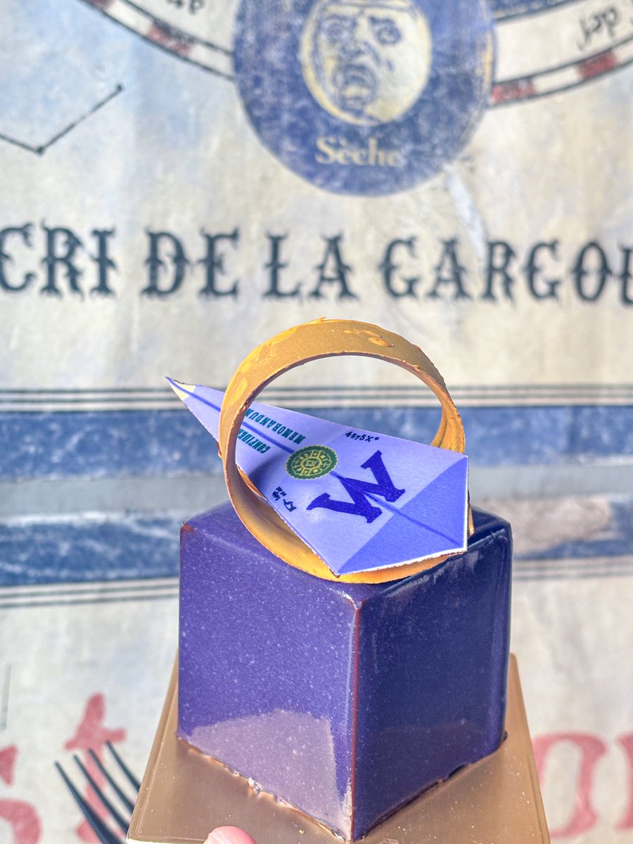 hoghog165's tweet image. Day4

エピック限定
魔法省モチーフの美しいケーキ

芸術品みたいに綺麗だったし味もとっても美味しくて完食！ただし大きめ

#Aの旅
#epicuniverse 
#HarryPotter