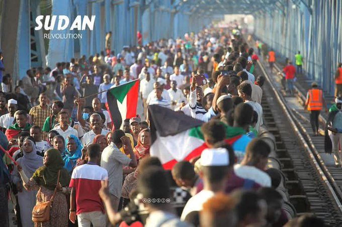 ستبقى ديسمبر نبراساً يضيء طريق الحرية والسلام والعدالة.   #ديسمبر_الثورة_والسلام #ديسمبر_باقية_وستنتصر