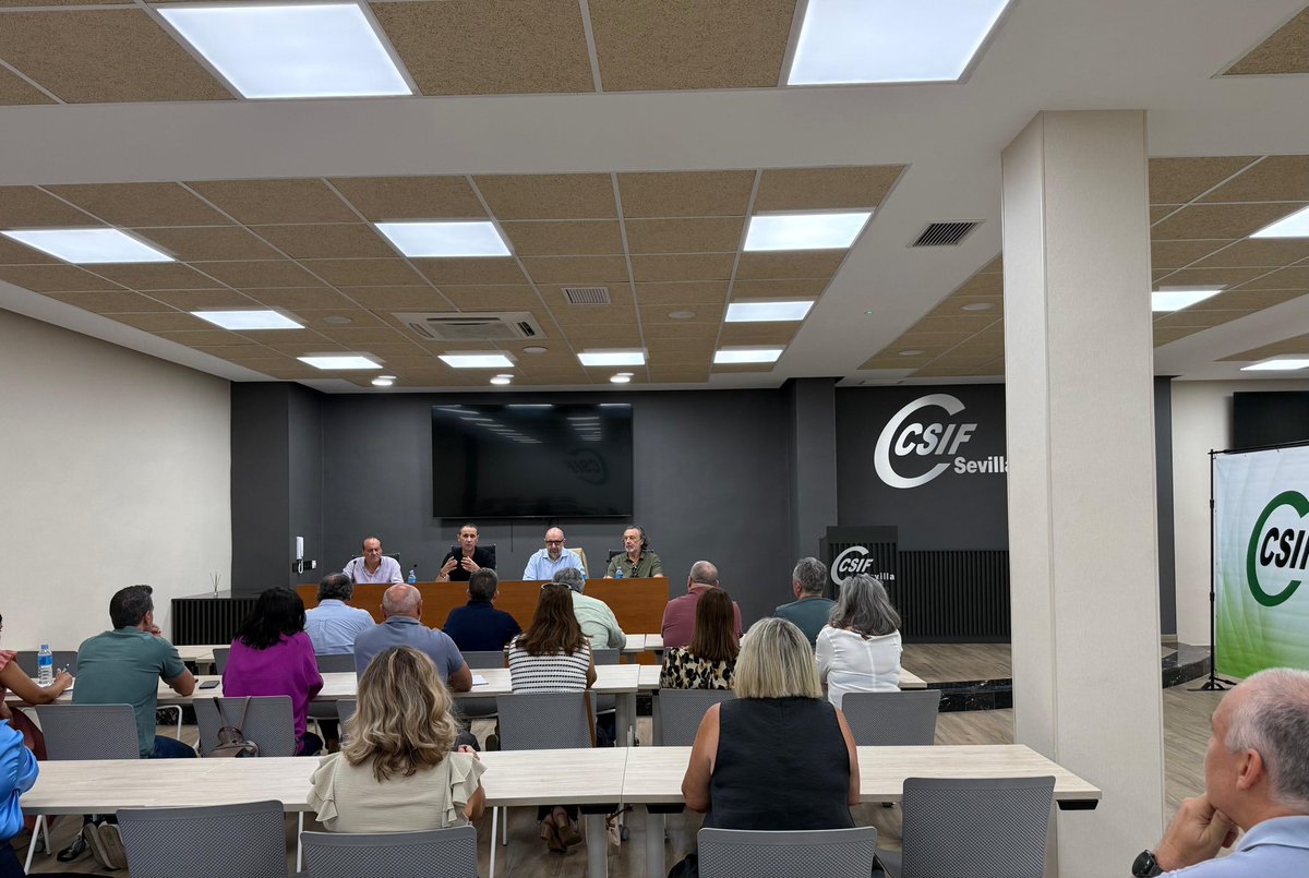 CSIFnacional's tweet image. Miguel Borra se reúne con delegados/as de CSIF en Sevilla para analizar la situación actual sobre la negociación salarial. Participan también Germán Girela, presidente de @CSIFAndalucia, y Rosendo Martínez, presidente de @SevillaCSIF

Los/as empleados públicos seguimos sin subida…