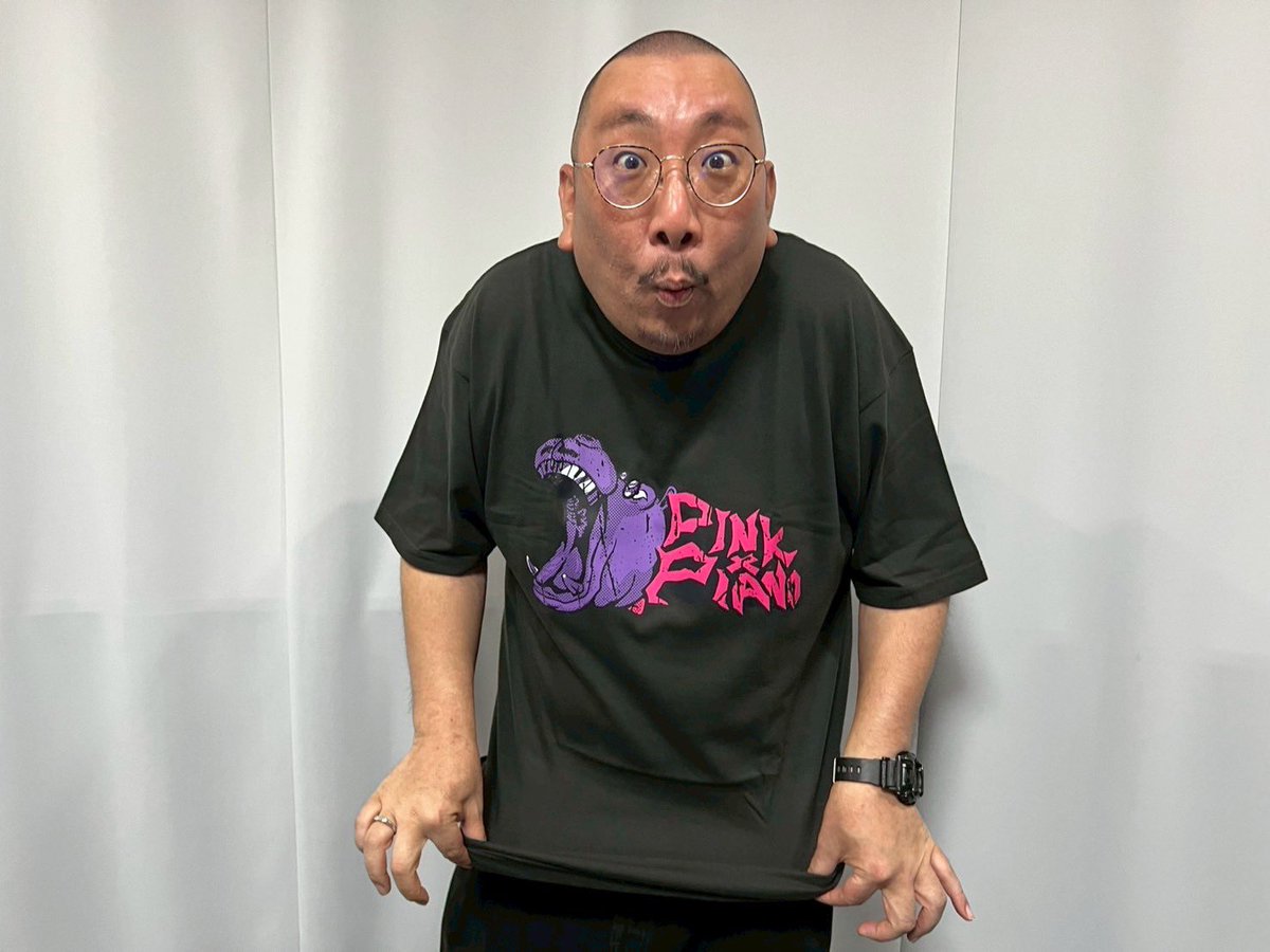 MP2JOIN's tweet photo. 🎹グッズラインナップ🎹

⚫︎Tシャツ（M・L・XL） ¥4,500
ヴィンテージ風のBIGロゴプリント
スモークブラックの渋カラー

⚫︎スウェット（M・L・XL） ¥8,000
アッシュグレー ×左胸ミニロゴ
厚手12.7オンス

⚫︎ステッカーSET ¥500
スマホにピッタリのサイズ&amp; BIGサイズの2枚SET
形切り抜きタイプ https://t.co/bdzIBrT33u