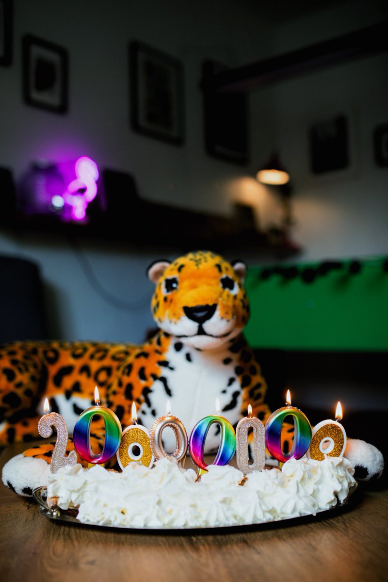 Squat17b tweet media