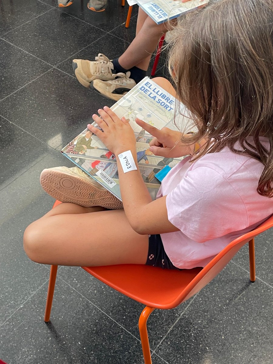 ✨ Inaugurat el curs de #clubdelecturainfantil amb el grup de (9-10 anys) ❤️ comentant "El llibre de la sort" de Sergio Lairla i Ana G. Lartitegui <a href="/A_buen_paso/">A Buen Paso</a>  🫶🏼🔝

Podeu comprovar les nostres cares de Senyor Bonaventura o Senyor Malestruc 😉

#manresa #bibliotequesbbm