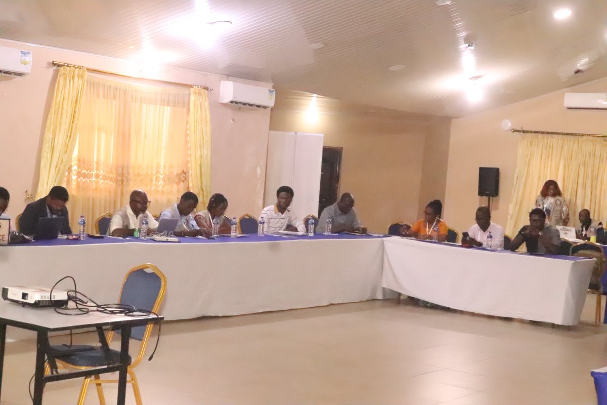 codohsapa tweet media