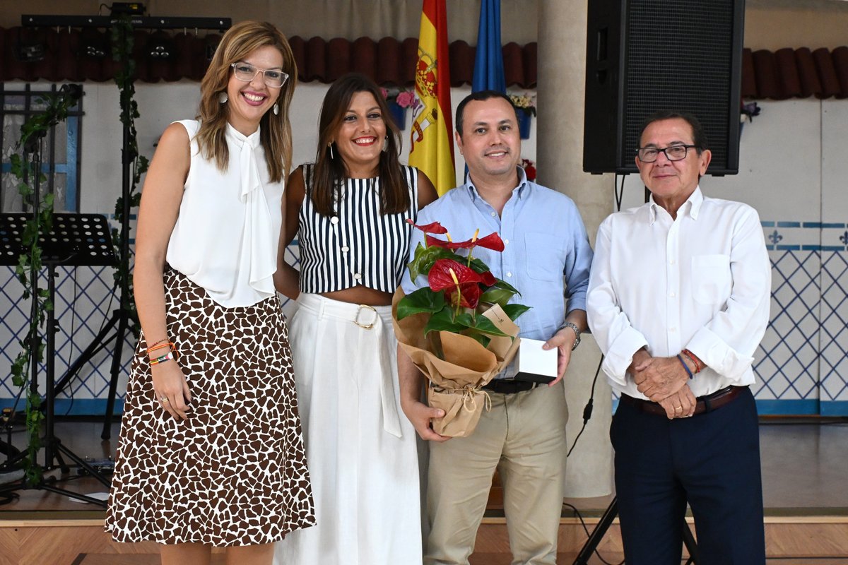 ✨ El Centro Social de Mayores pone fin a la Semana del Mayor

🏆 Manuel Blanco y Juani Ruiz han sido homenajeados “por su participación y colaboración”

➕⬇️