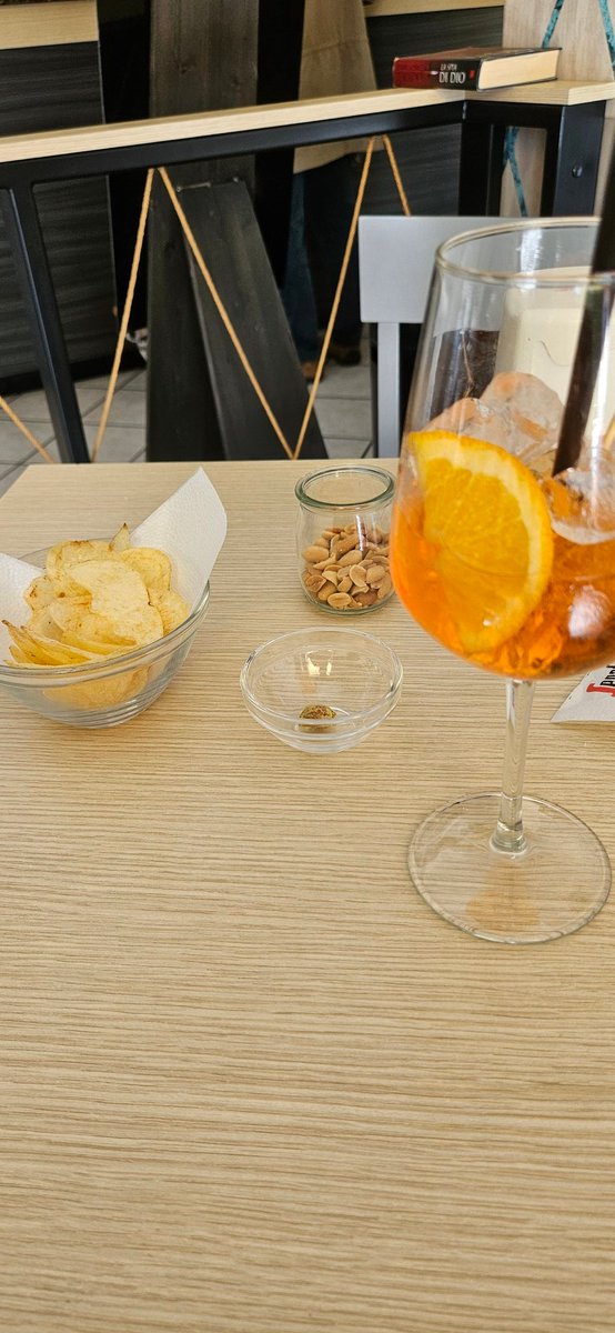 Quando ce vo ce vo ! 🫕🍹🍸
Buongiorno 😎 
#7ottobre