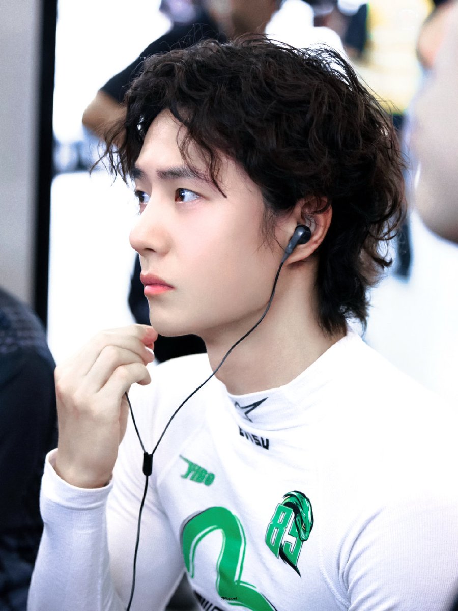 ลุคนี้กะคือหล่ออุ๋งอ่ะคับต้าว