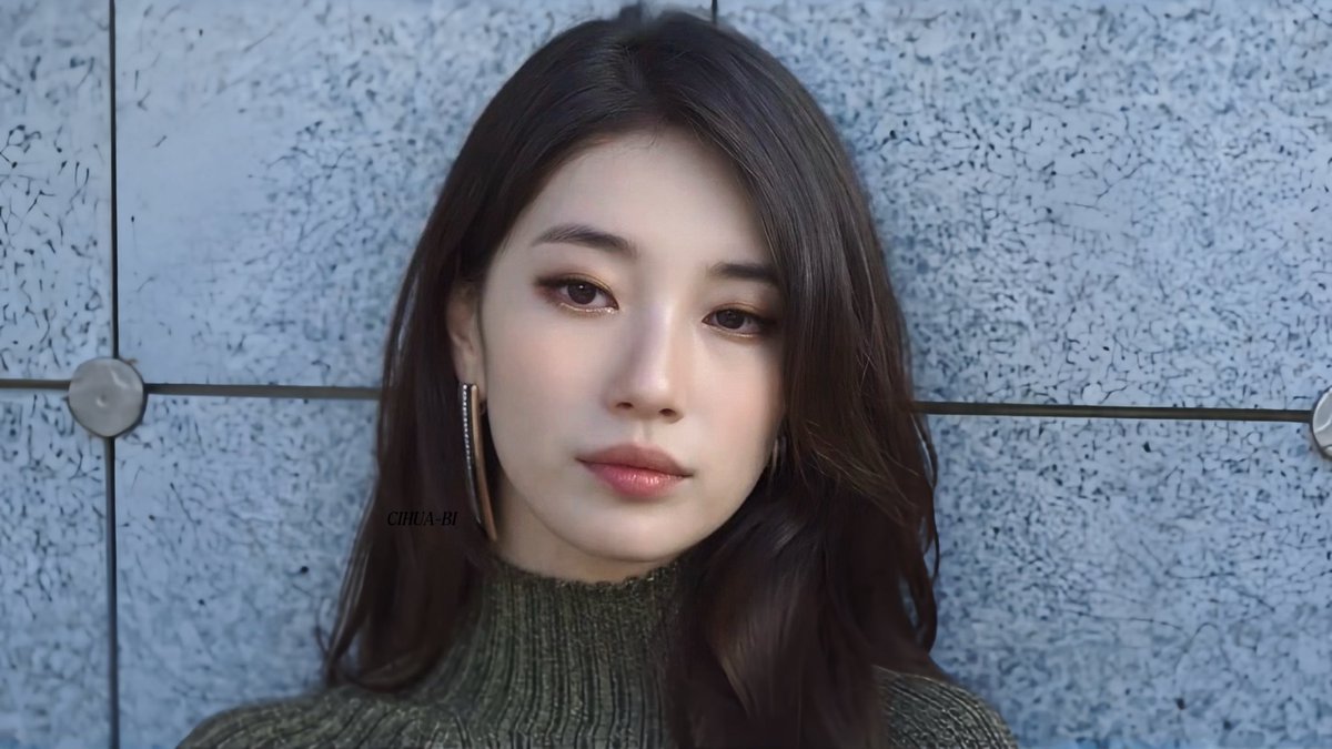 rznszy's tweet photo. suzy was the most beautiful in uncontrollably fond, and now in genie, she is back at her peak. kim woo bin, you’re one lucky guy omg 🥰

#GenieMakeAWish https://t.co/IsPGSBotuR