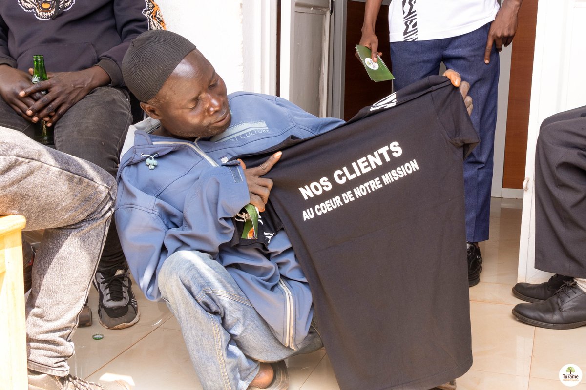 TurameTCF's tweet photo. Semaine du Client – J 2 | Muyinga
Nous célébrons des clients ayant surmonté le handicap physique et auditif pour rejoindre les groupements solidaires, le courage brise toutes les barrières.
Bravo à Yousuf Tuyisenge et Ramazani Gashatsi.
Vous êtes au cœur de notre mission https://t.co/qqiOdIX37O