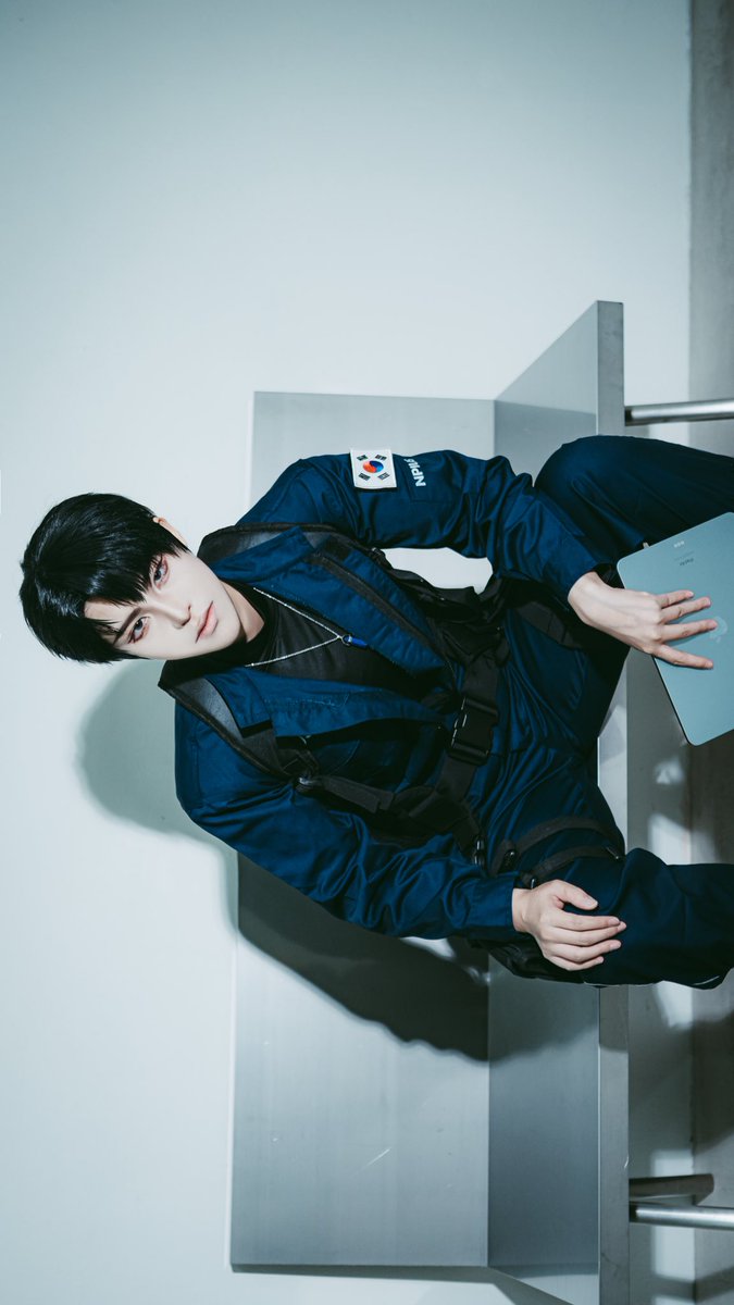 어두운 바다의 등불이 되어

엔지니어 가팀 팀장

P. <a href="/jeong_siel/">정어리</a> 

#어바등